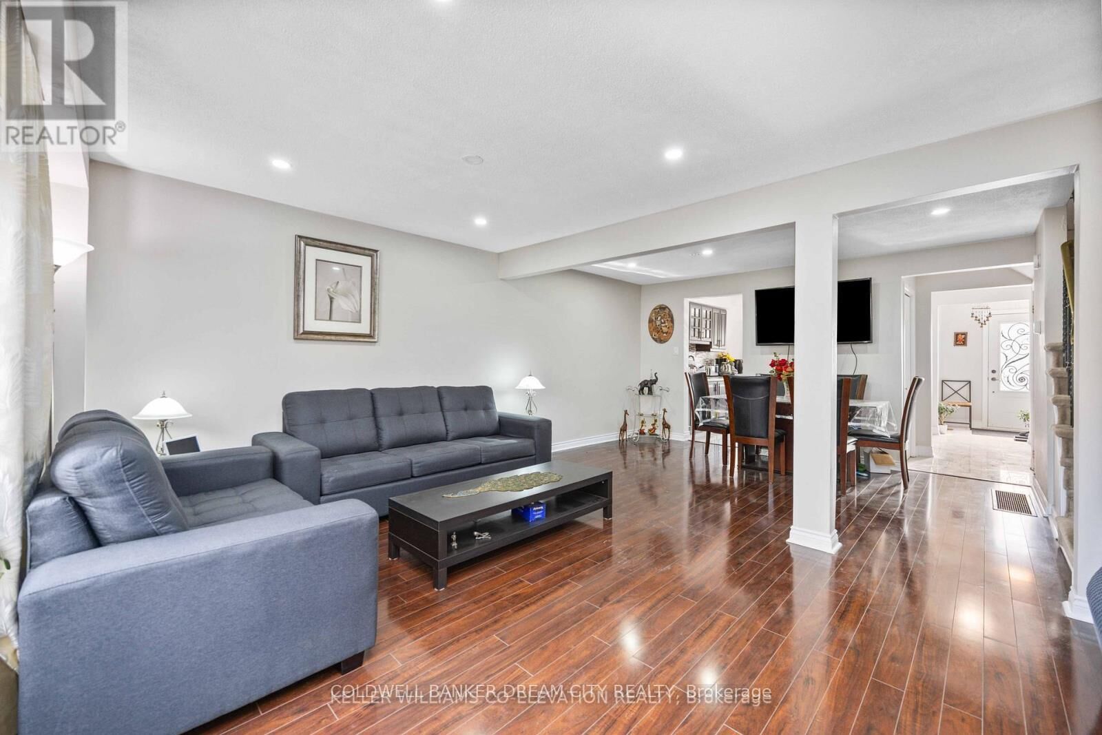 Property Photo:  3073 Ireson Court Upper  ON L4T 1N7 