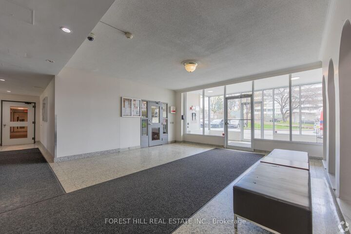 Property Photo:  1130 Wilson Avenue 210  ON M3A 2A5 