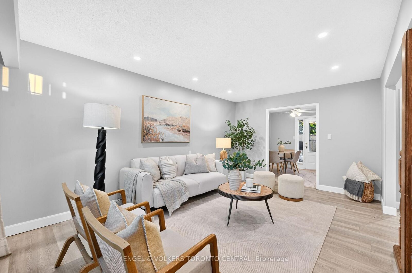 Property Photo:  121 Southwood Drive  ON N2E 2J1 