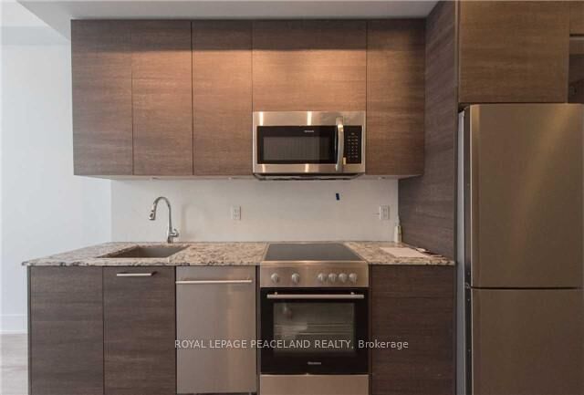Property Photo:  28 Wellesley Street E 3604  ON M4Y 0C4 