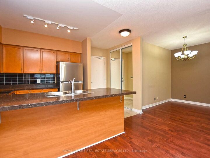 Property Photo:  38 Fontenay Court 305  ON M9A 5H5 