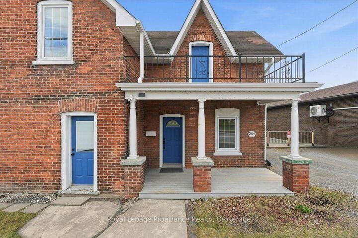 Property Photo:  209 Dundas Street E  ON K8V 1M1 
