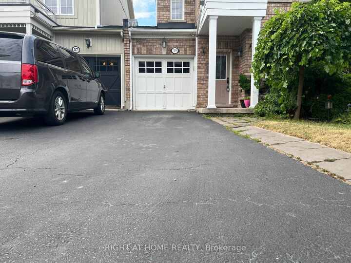 Property Photo:  39 Golden Iris Crescent  ON L8B 0R6 