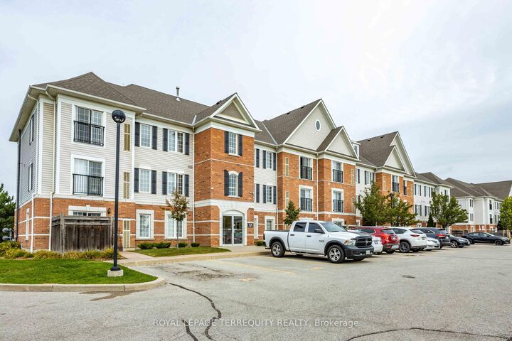 Property Photo:  94 Aspen Springs Drive 211  ON L1C 5N4 