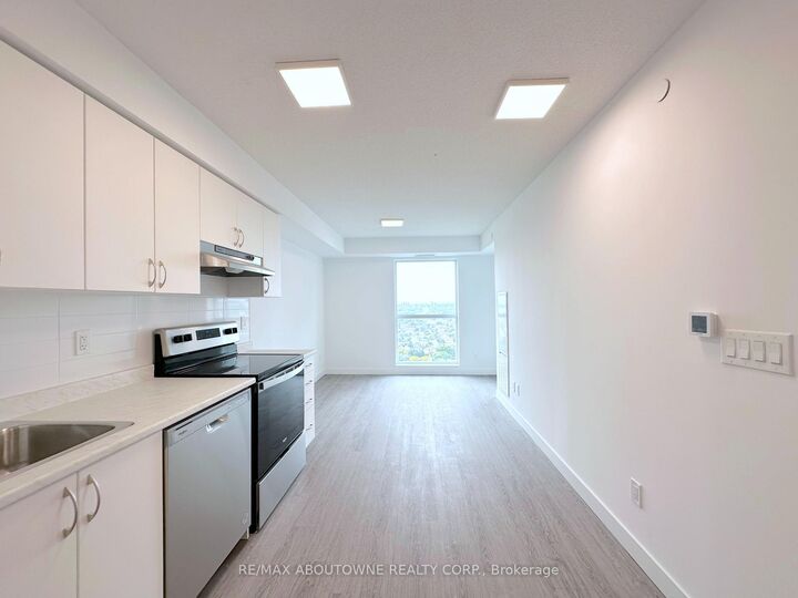 Property Photo:  5 Zappacosta Drive 2504  ON M9M 0G9 