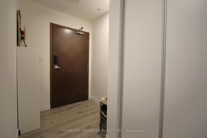 Property Photo:  60 Frederick Street 1209  ON N2H 0C7 