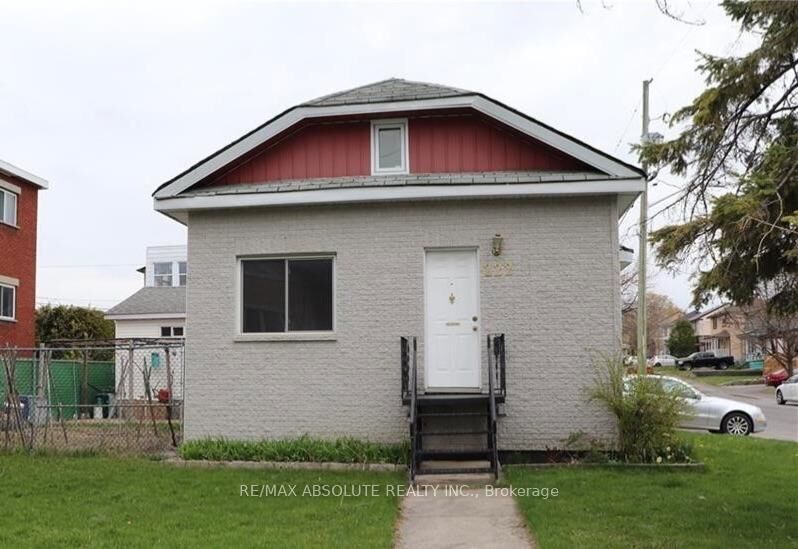 Property Photo:  222 Ste Monique Street  ON K1L 7P8 