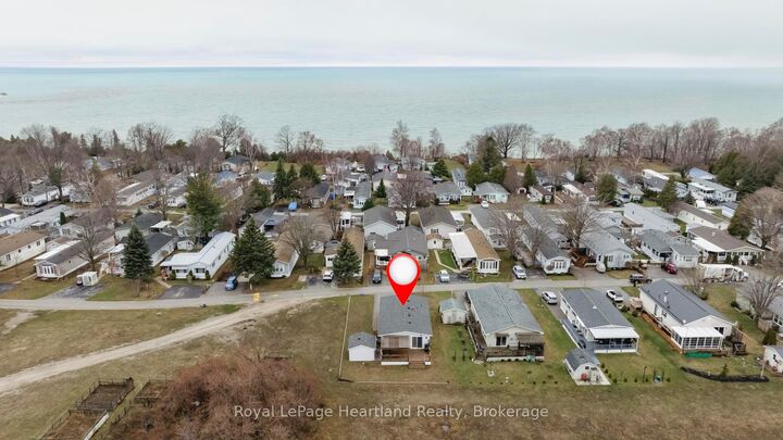 Property Photo:  52 Algonquin Lane  ON N7A 3Y2 