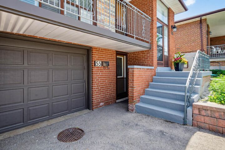 Property Photo:  55 Picaro Drive  ON M3N 2B6 