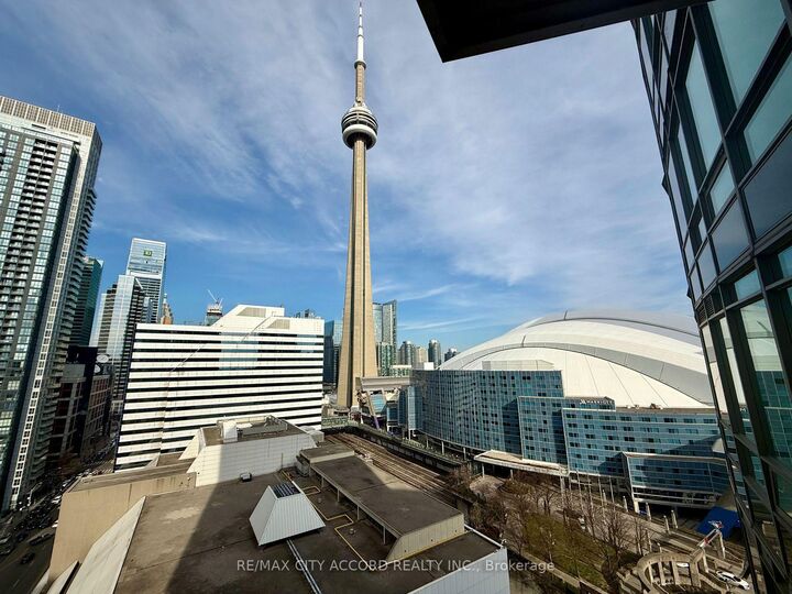 Photo de la propriété: 361 Front Street W 2102 ON M5V 3R5