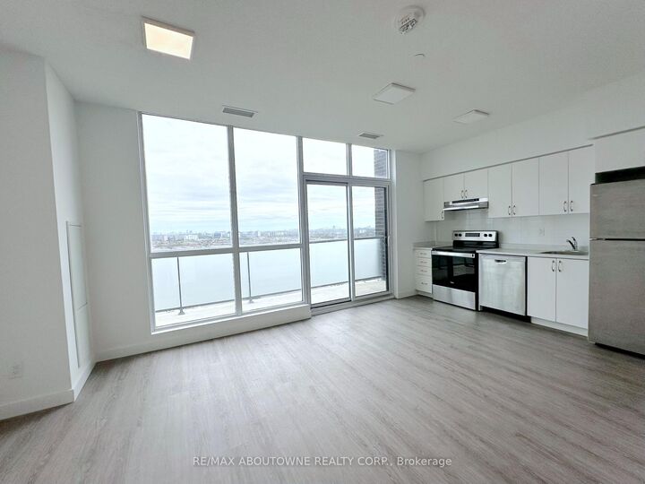 Property Photo:  5 Zappacosta Drive 2602  ON M9M 0G9 