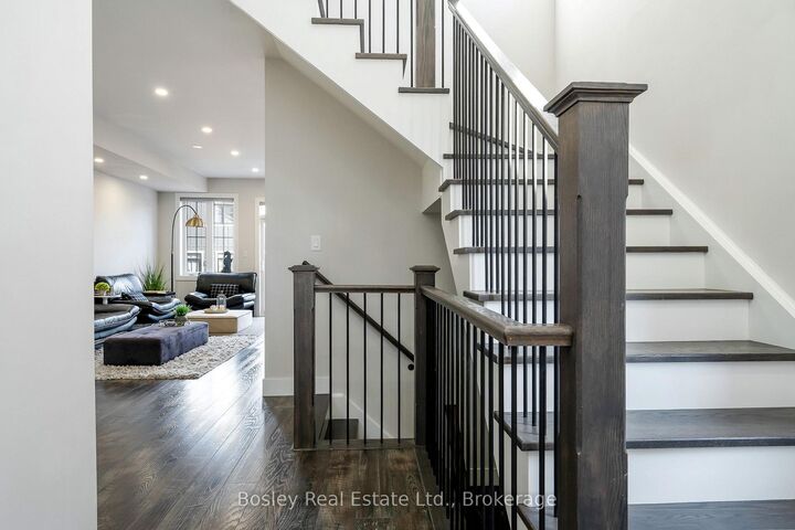 Property Photo:  207 Courtland Street  ON L9Y 4E2 