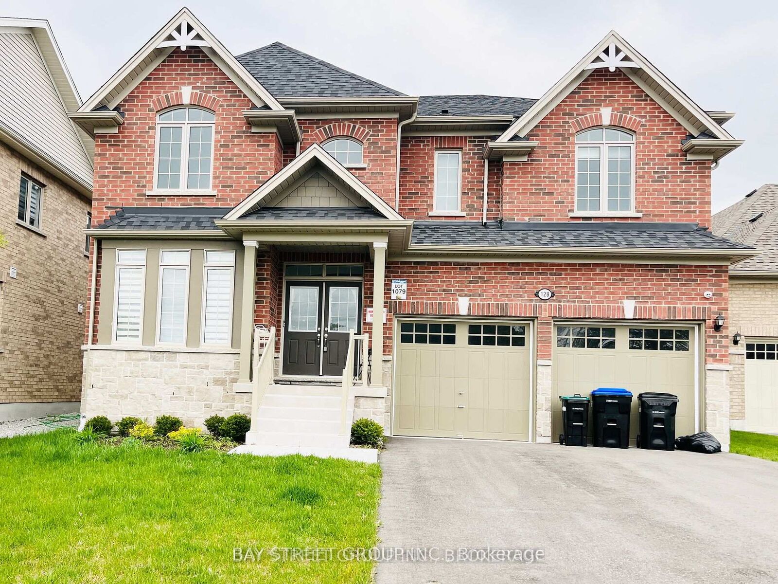 Property Photo:  128 Victoria Wood Avenue  ON L9X 1Z8 
