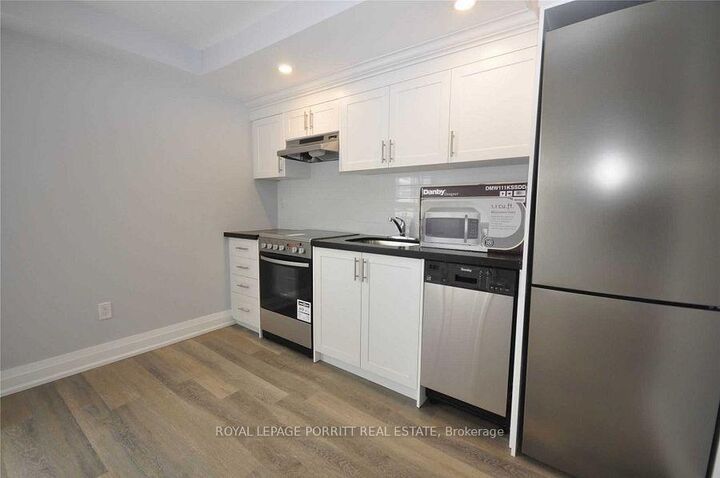 Property Photo:  3465 Lake Shore Boulevard W 5  ON M8W 1N2 