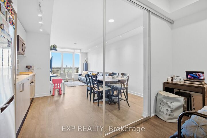 Property Photo:  1928 Lake Shore Boulevard W 1712  ON M6S 0B1 