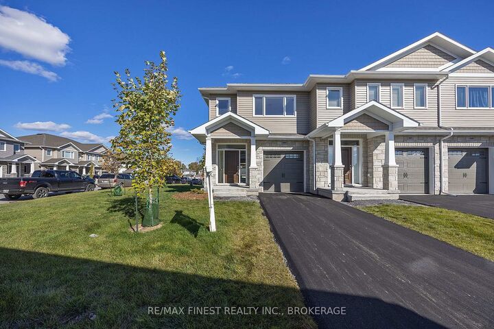 Property Photo:  215 Heritage Park Drive  ON K7R 3Y1 