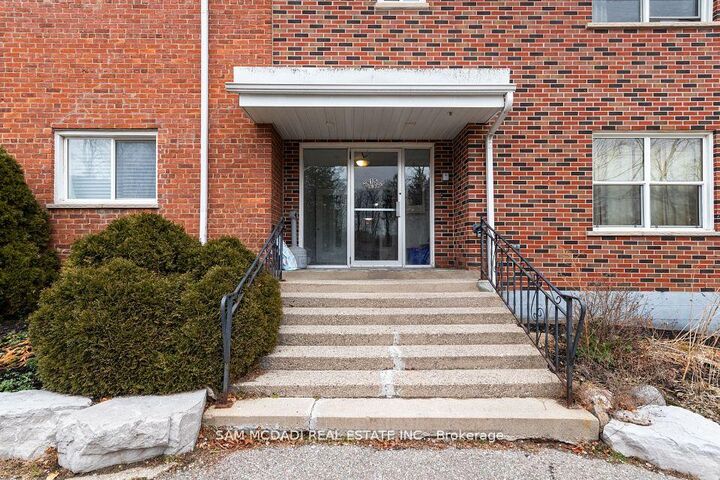 Property Photo:  15 Faulkner Street 104  ON L9W 2G4 