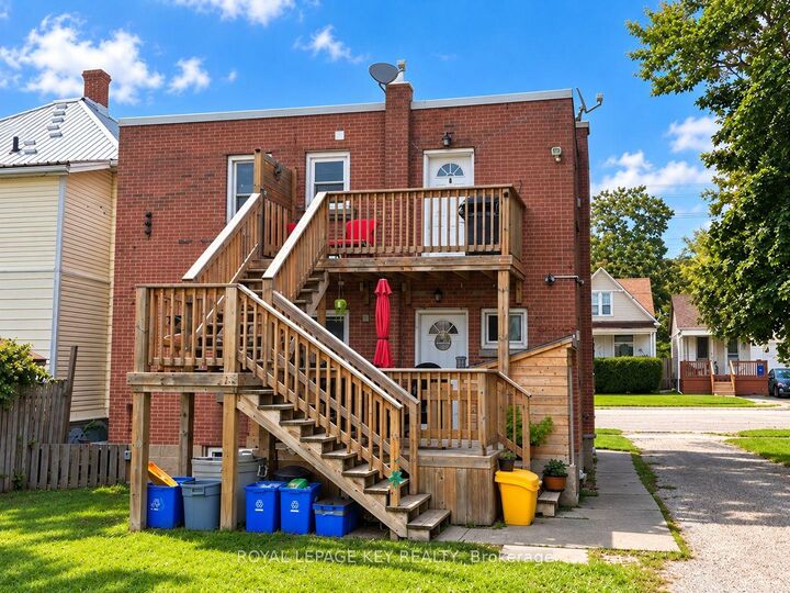 Property Photo:  115 Brock Street N  ON N7T 5Y9 