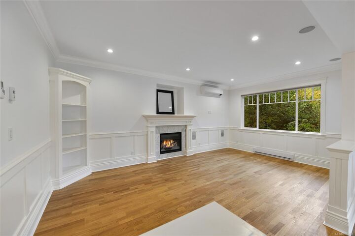 Property Photo:  2517 Asquith St  BC V8R 3Y2 