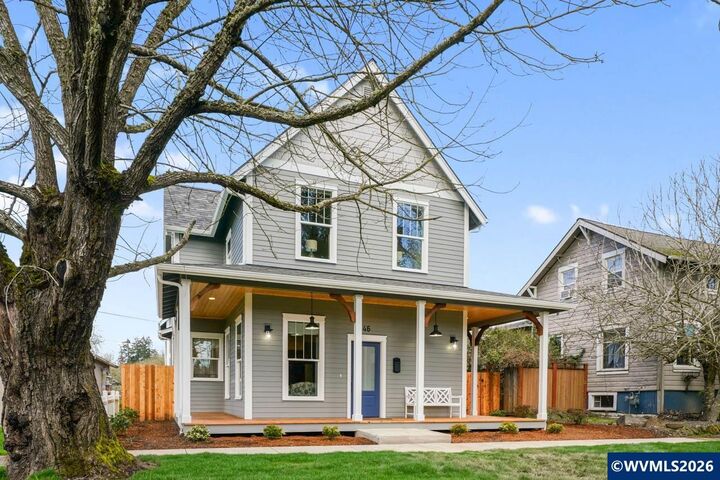 Property Photo:  46 Walnut St  OR 97351 