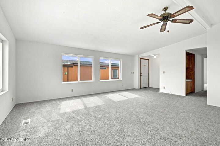 Property Photo: 1100 S Euclid Rd WA 98930
