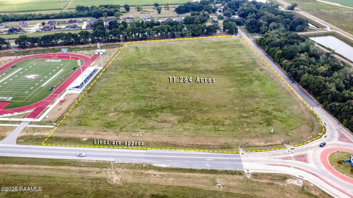 Property Photo:  2400 Chemin Metairie Road 3  LA 70592 