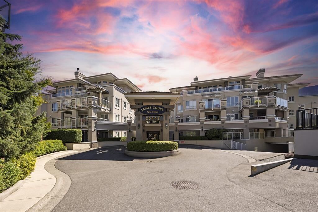 Property Photo:  20448 Park Avenue 302  BC V3A 4N3 
