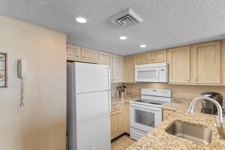 Property Photo:  200 76th Ave. N 301  SC 29572 