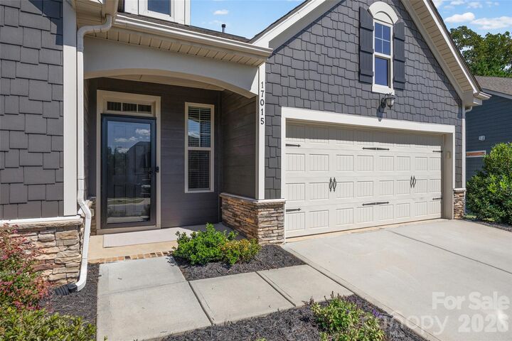 Property Photo:  17015 Challory Glen Way  NC 28278 