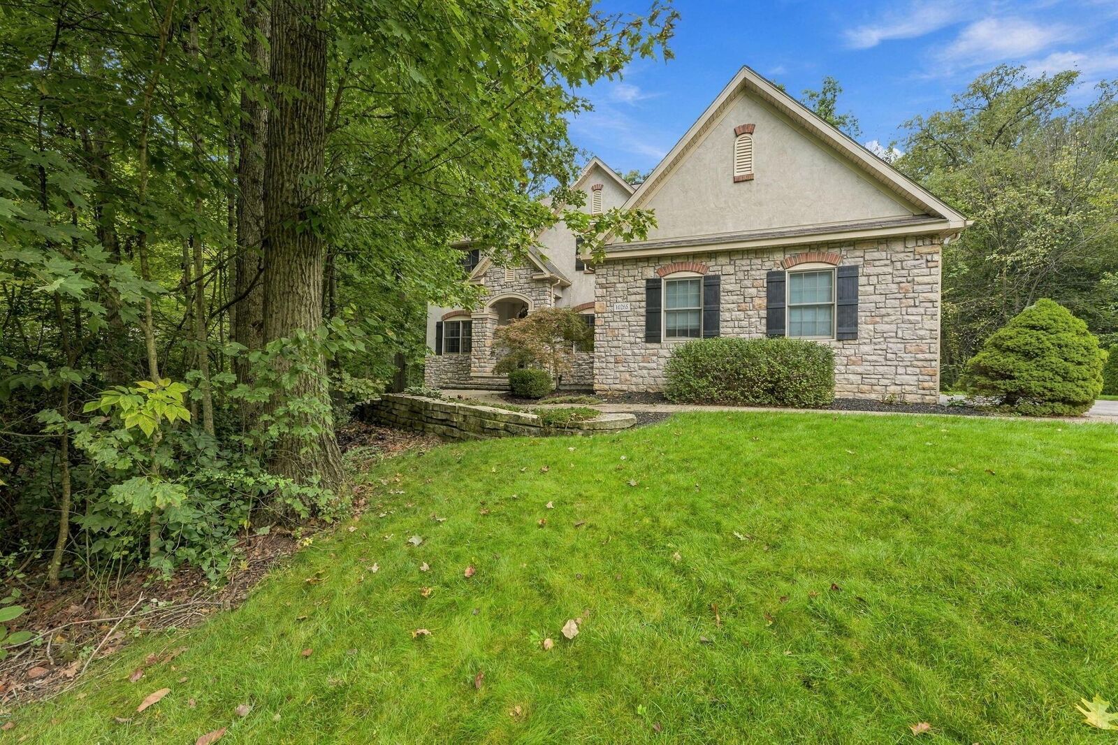 Property Photo:  10265 Carmel Drive  OH 43064 