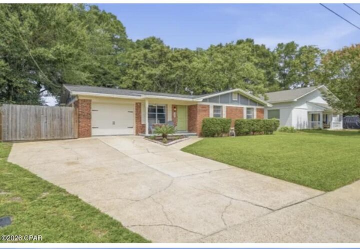 Property Photo:  185 Miramar Street  FL 32569 