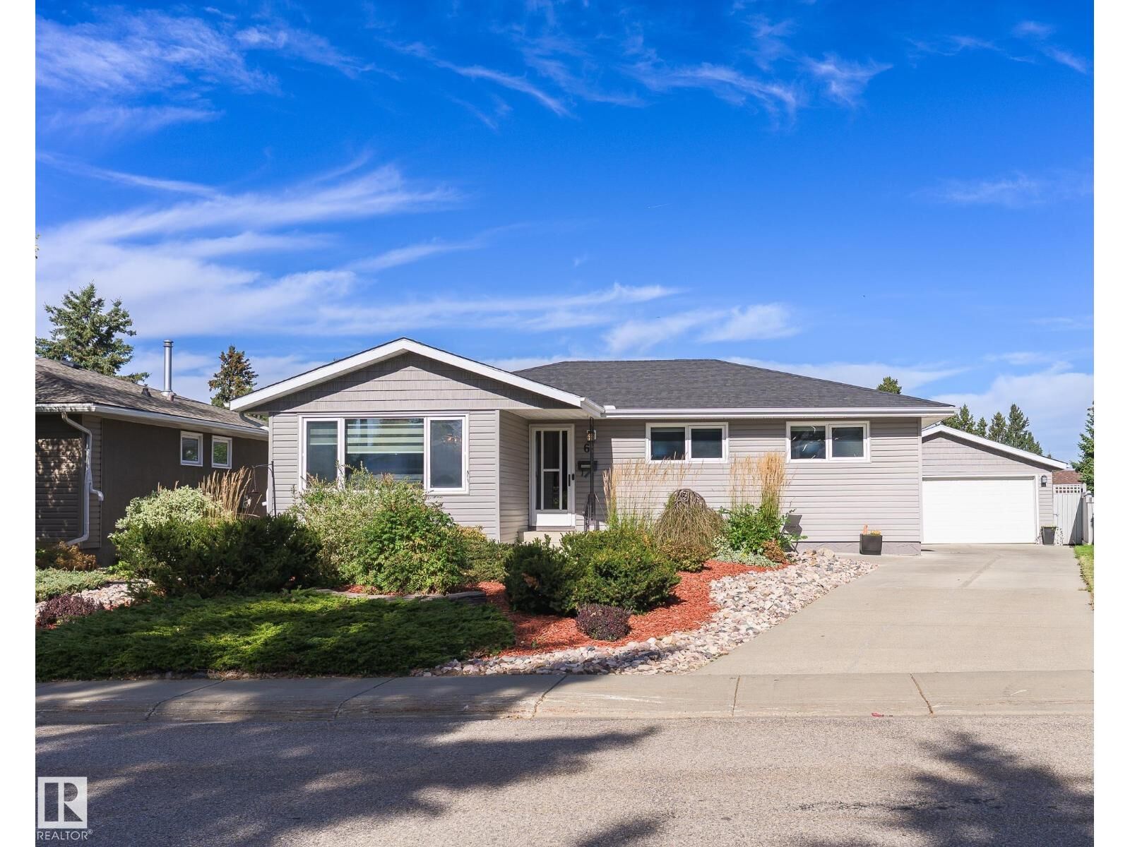 Property Photo:  6 Galen Cr  AB T8A 2L2 