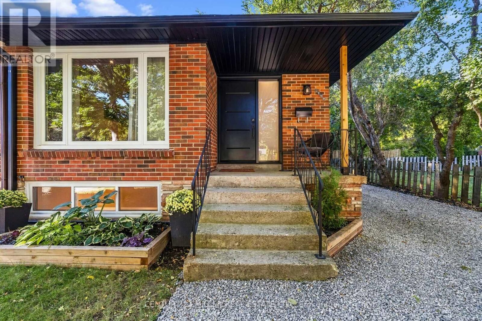 Property Photo:  1200 Ingledene Drive  ON L6H 2H9 