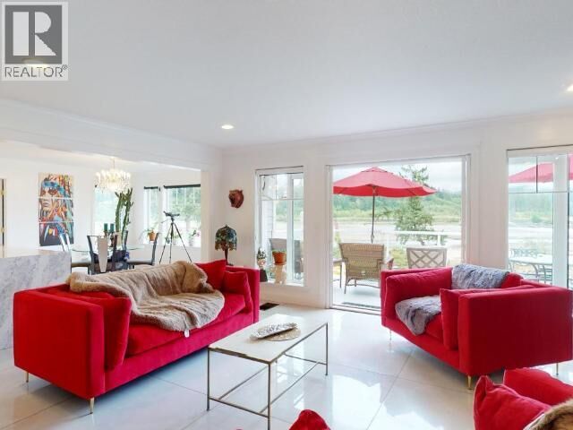 Property Photo:  2108 Mahood Road  BC V8A 0L3 