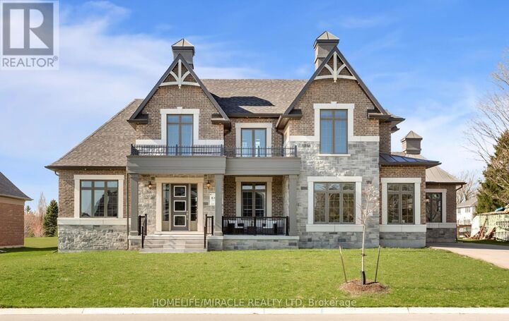 Property Photo:  61 Bonnie Brae Court  ON L9L 1V1 