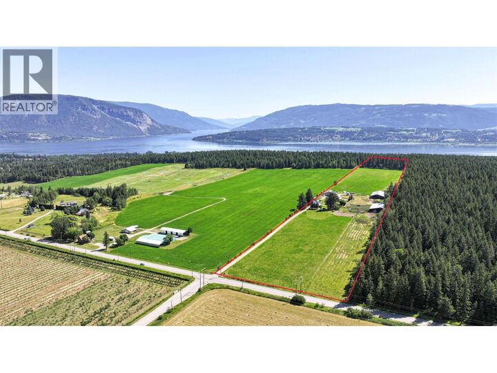 Property Photo:  2990 50 Street Northwest  BC V1E 4M2 