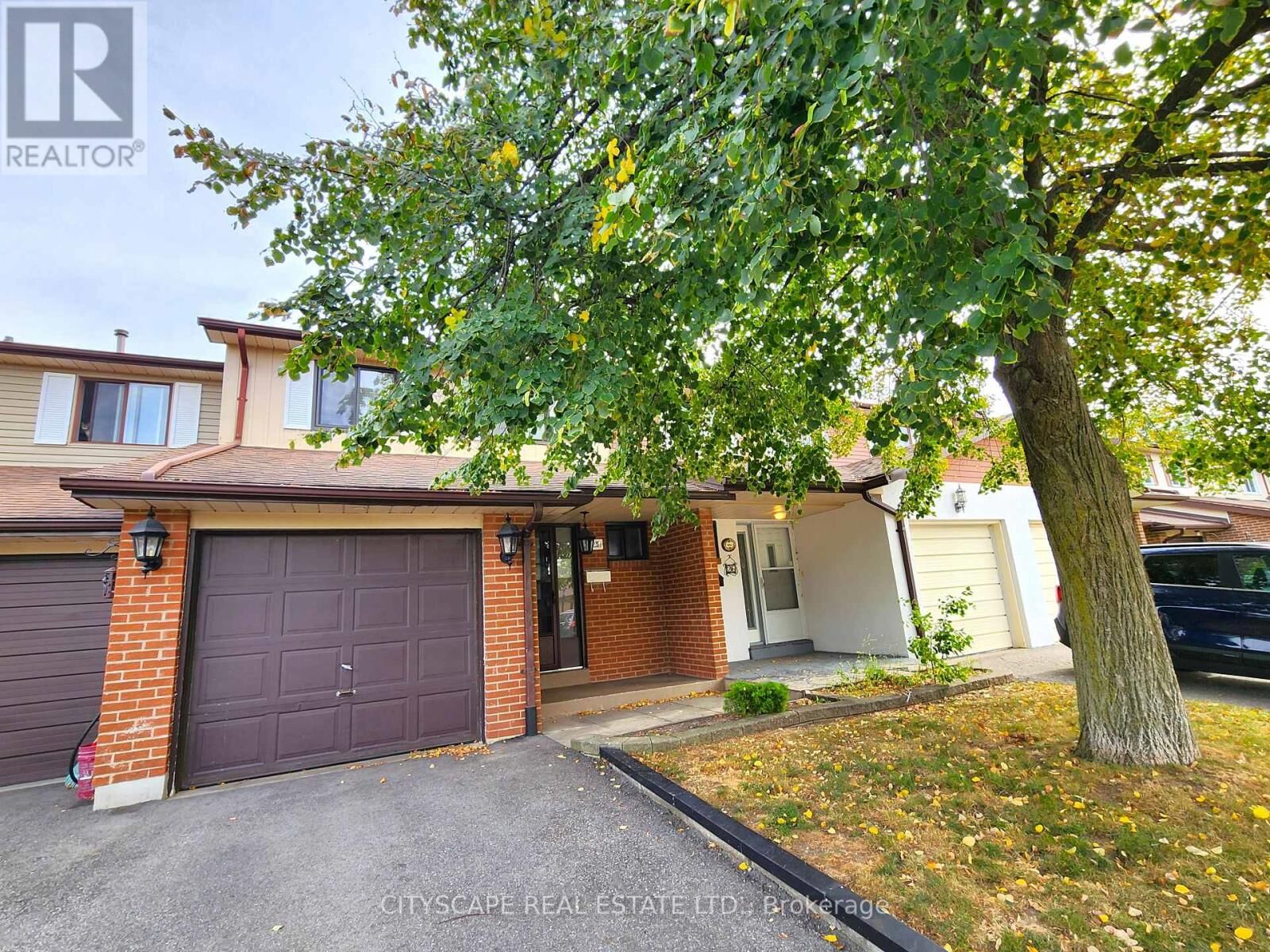 Property Photo:  25 Baronwood Court 25  ON L6V 3H6 