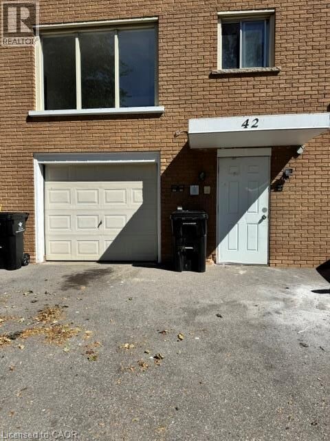 Property Photo: 42 Market Street 2 ON N1R 3T2