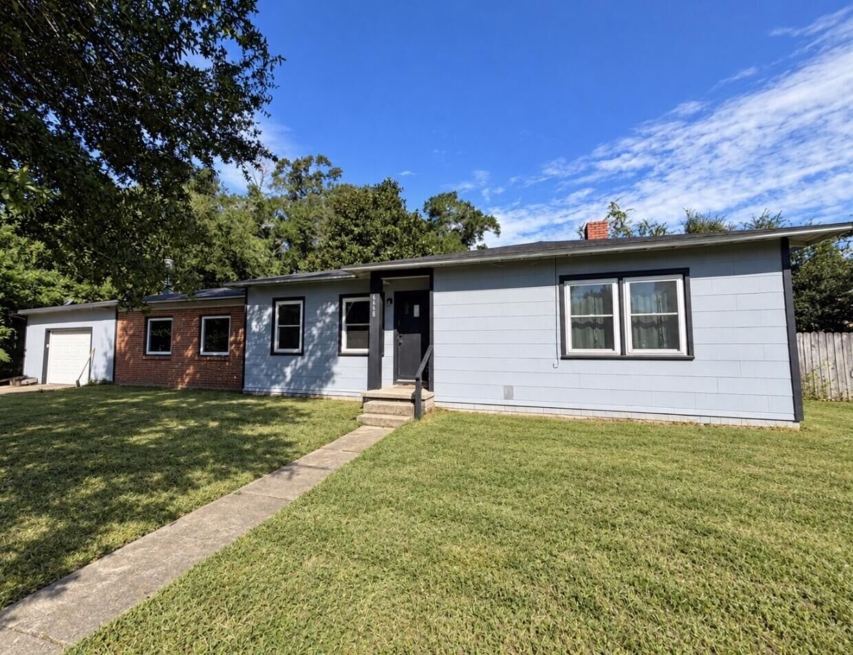 Property Photo:  6668 Maple Street  FL 32570 