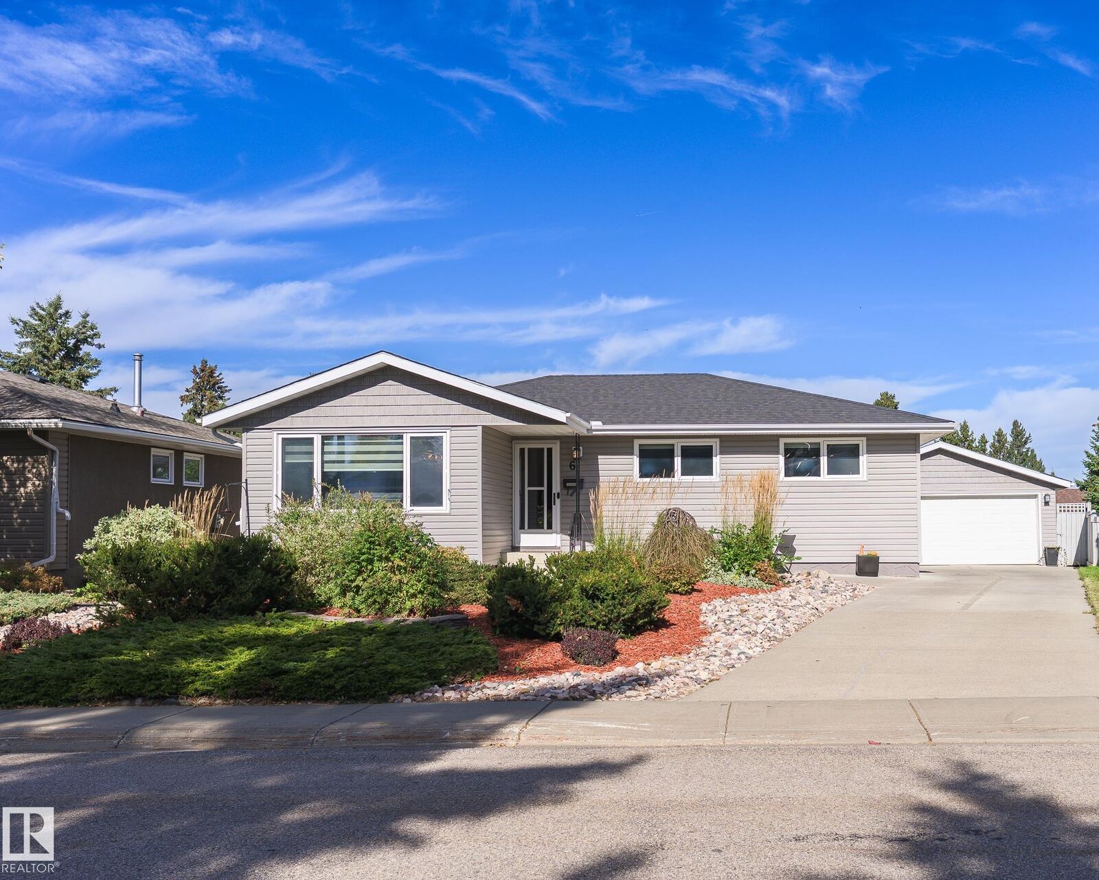 Property Photo:  6 Galen Crescent  AB T8A 2L2 