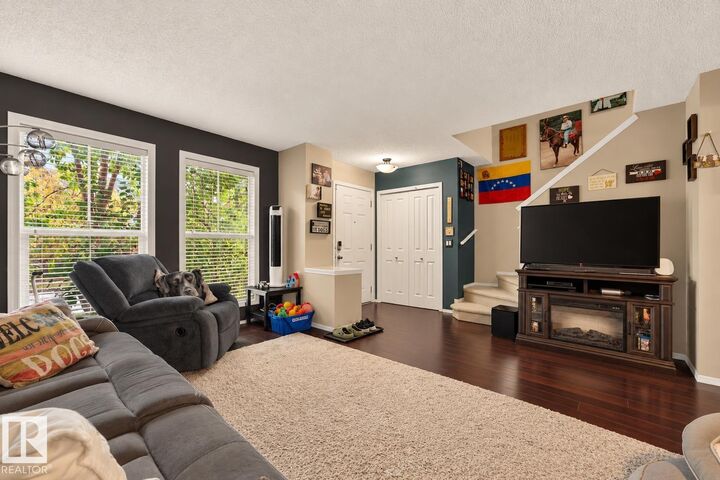 Property Photo:  5608 202 Street NW  AB T6M 0B3 