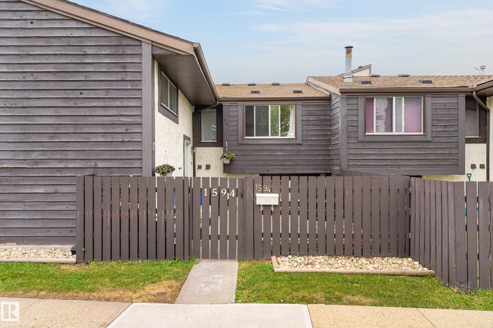 Property Photo:  1594 69 Street NW  AB T6K 3R3 