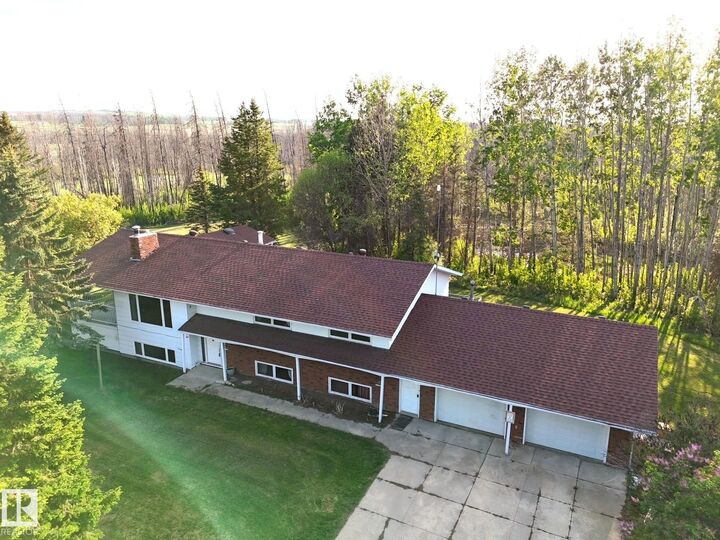 Property Photo:  53306 Rrd 75A  AB T0E 0T0 