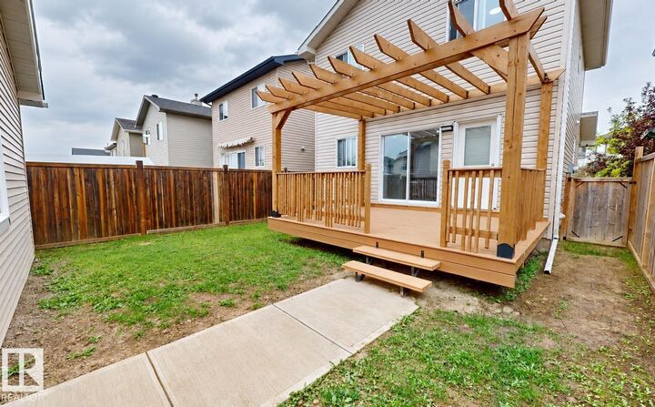 Property Photo:  17 Vista Spruce Grove  AB T7X 4P6 