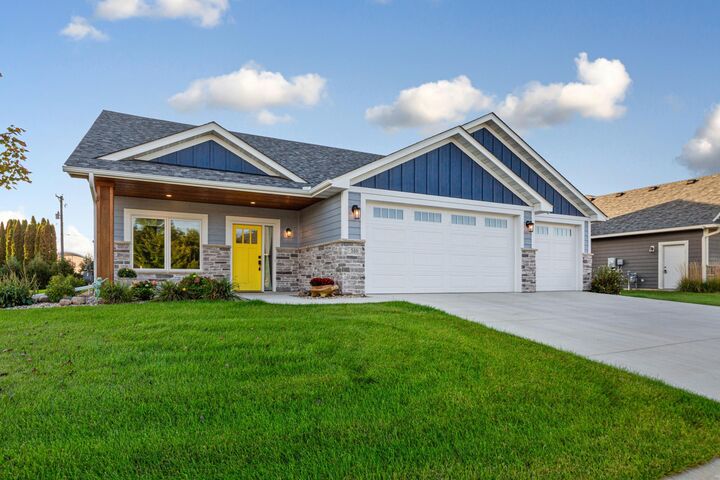 Property Photo:  510 River Valley Lane  MN 55019 