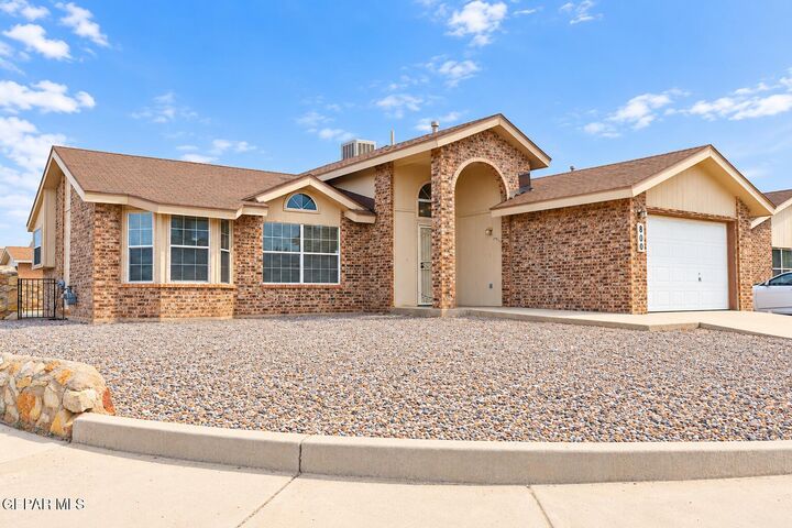Property Photo: 800 Nazareno Street TX 79928