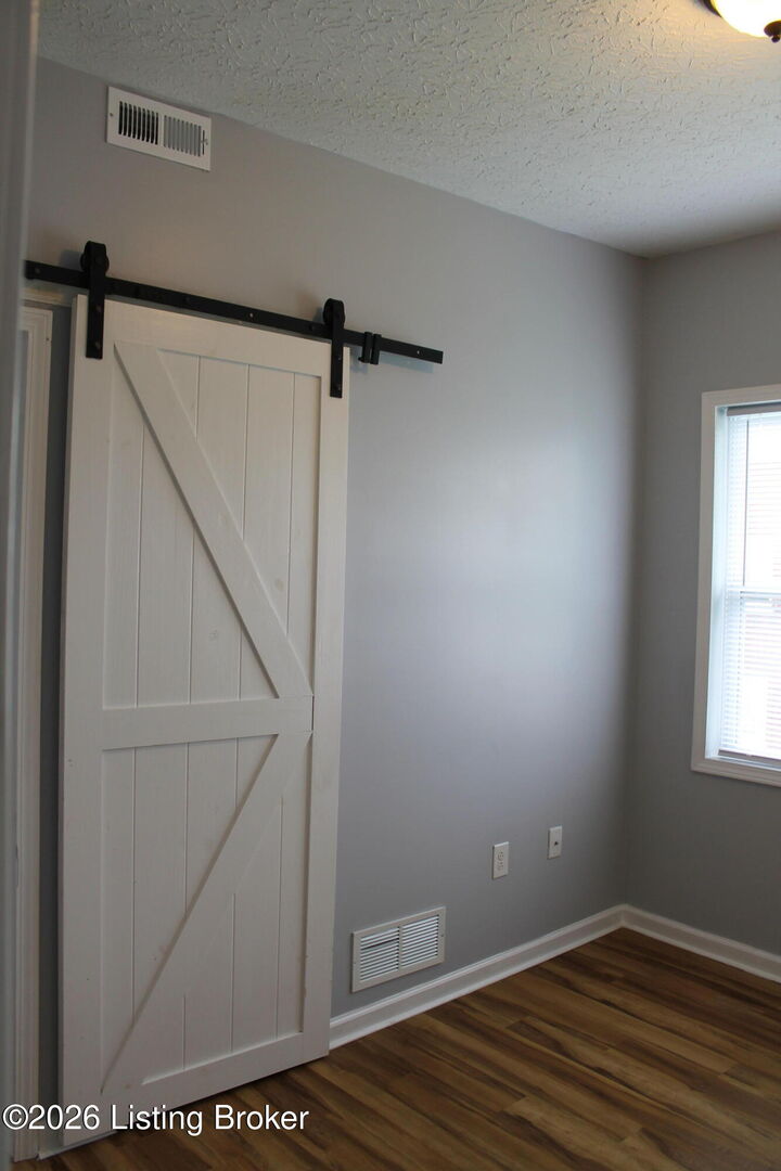 Property Photo: 952 S Floyd St 202 KY 40203