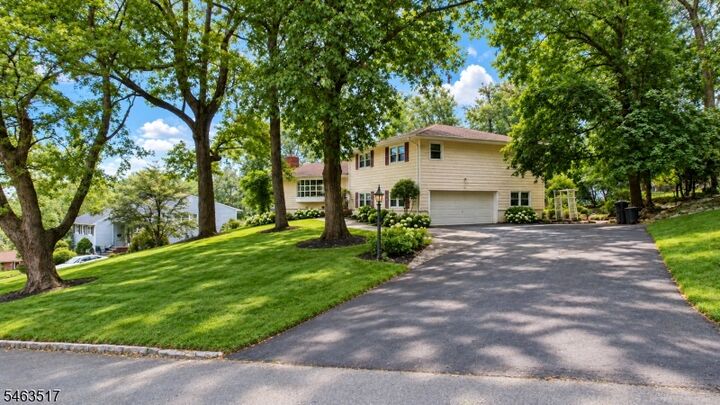 Property Photo:  16 Warren Pl  NJ 07974 