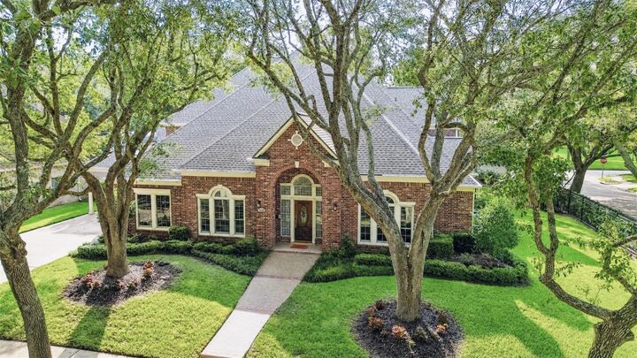 Property Photo:  2702 Briar Knoll Court  TX 77479 