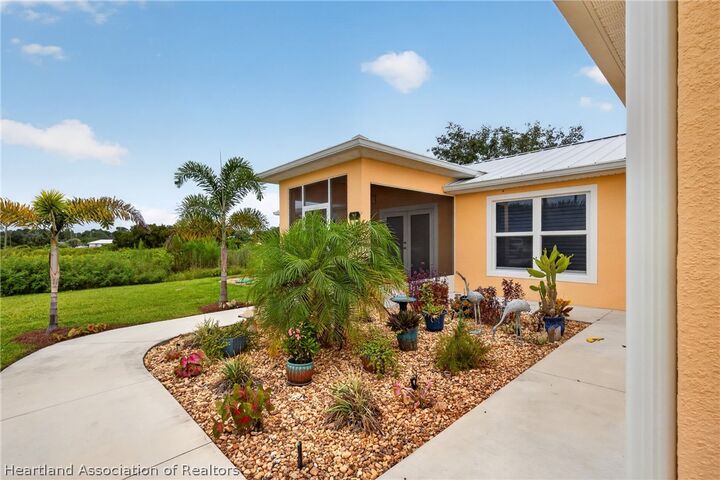 Property Photo:  144 Mango Road NE  FL 33852 